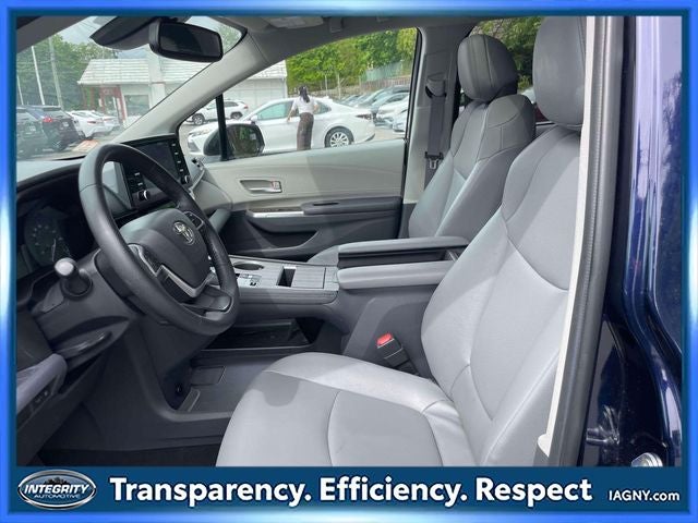 2023 Toyota Sienna XLE 8 Passenger