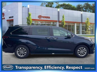 2023 Toyota Sienna XLE 8 Passenger