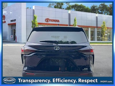 2023 Toyota Sienna XLE 8 Passenger