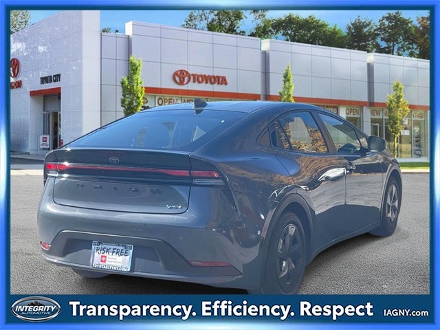 2024 Toyota Prius LE