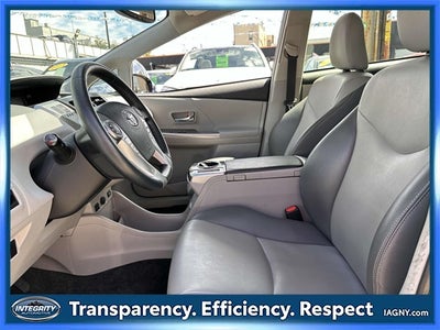 2017 Toyota Prius v Four