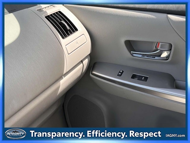 2017 Toyota Prius v Four