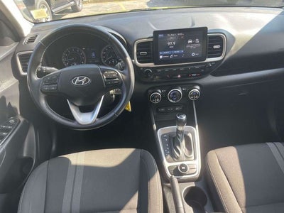2022 Hyundai VENUE SEL