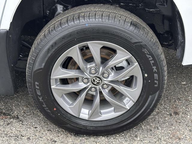 2026 Toyota Sienna Mobility LE 8 Passenger