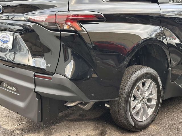 2026 Toyota Sienna Mobility LE 8 Passenger