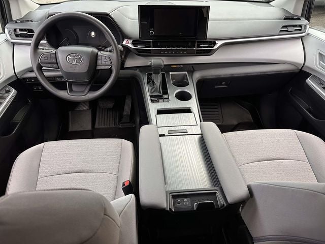 2026 Toyota Sienna Mobility LE 8 Passenger