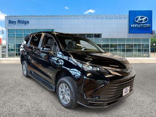 2026 Toyota Sienna Mobility LE 8 Passenger