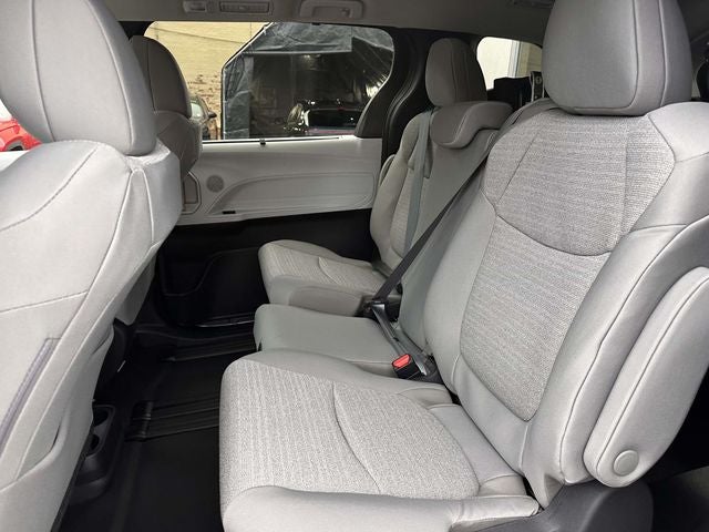 2026 Toyota Sienna Mobility LE 8 Passenger