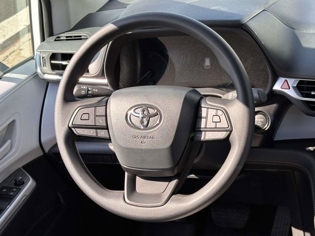 2026 Toyota Sienna LE - Photo 23