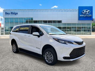 2026 Toyota Sienna LE 8 Passenger