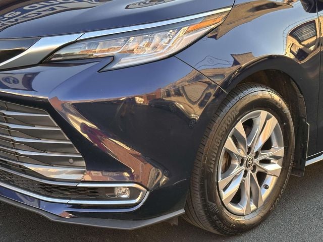 2022 Toyota Sienna Limited 7 Passenger