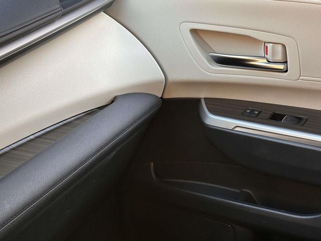 2022 Toyota Sienna Limited 7 Passenger