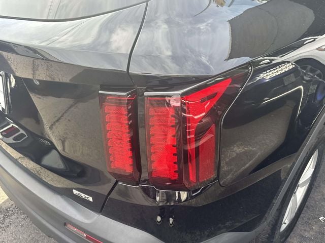 2023 Kia Sorento LX - Photo 10
