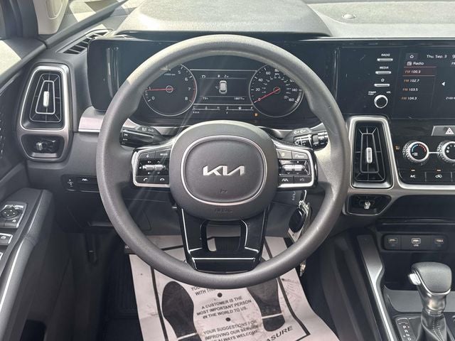 2023 Kia Sorento LX - Photo 14