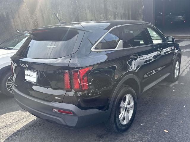 2023 Kia Sorento LX - Photo 7