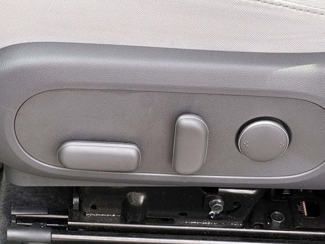 2025 Hyundai Kona SEL - Photo 15