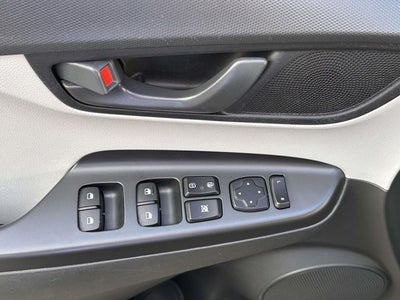 2023 Hyundai KONA SE