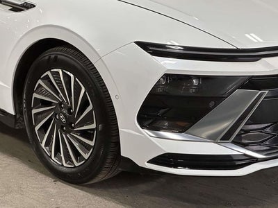 2024 Hyundai SONATA HYBRID Limited