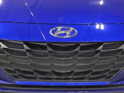 2023 Hyundai ELANTRA SE