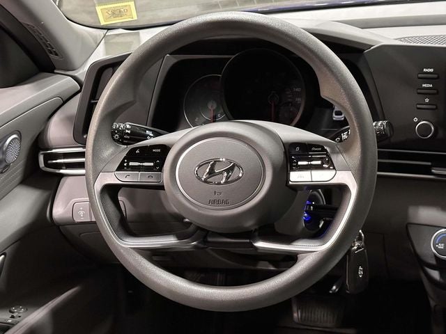 2023 Hyundai ELANTRA SE