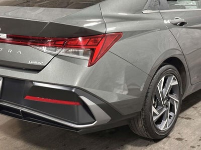 2025 Hyundai ELANTRA Limited