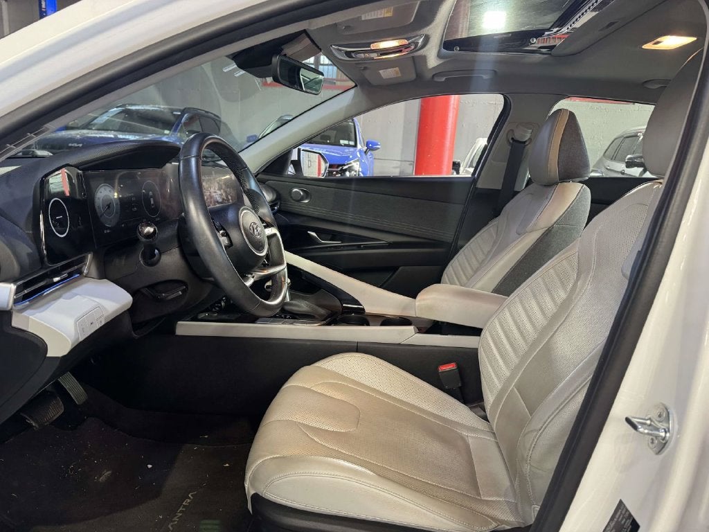 2023 Hyundai ELANTRA Limited
