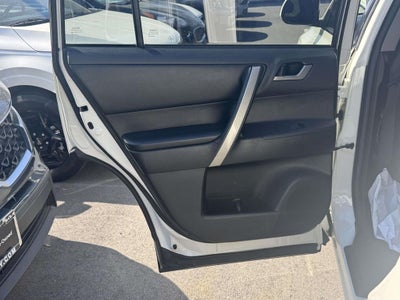 2012 Toyota Highlander SE