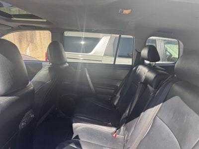 2012 Toyota Highlander SE