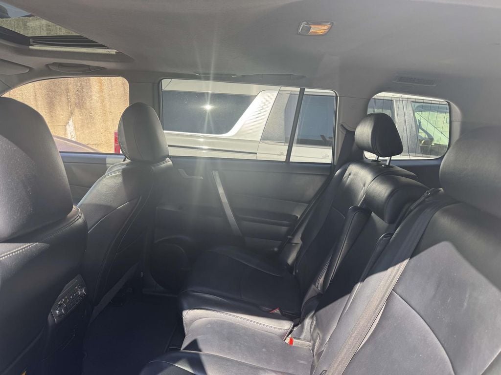 2012 Toyota Highlander SE