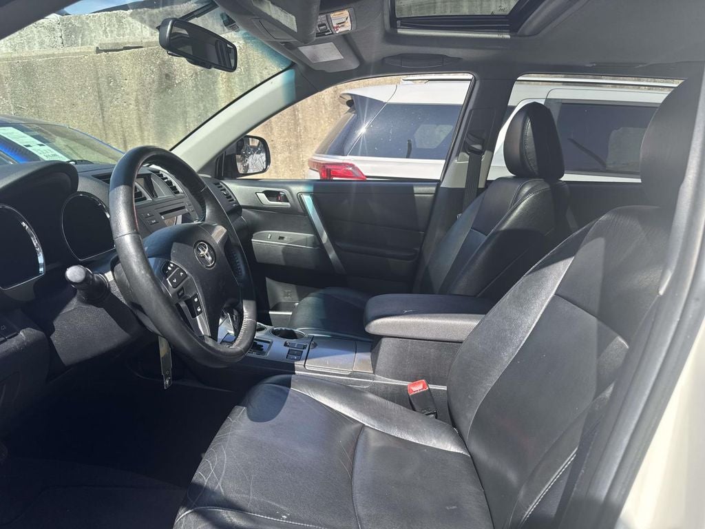 2012 Toyota Highlander SE