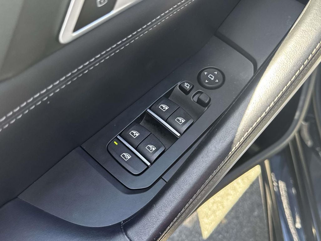 2023 BMW X6 M50i
