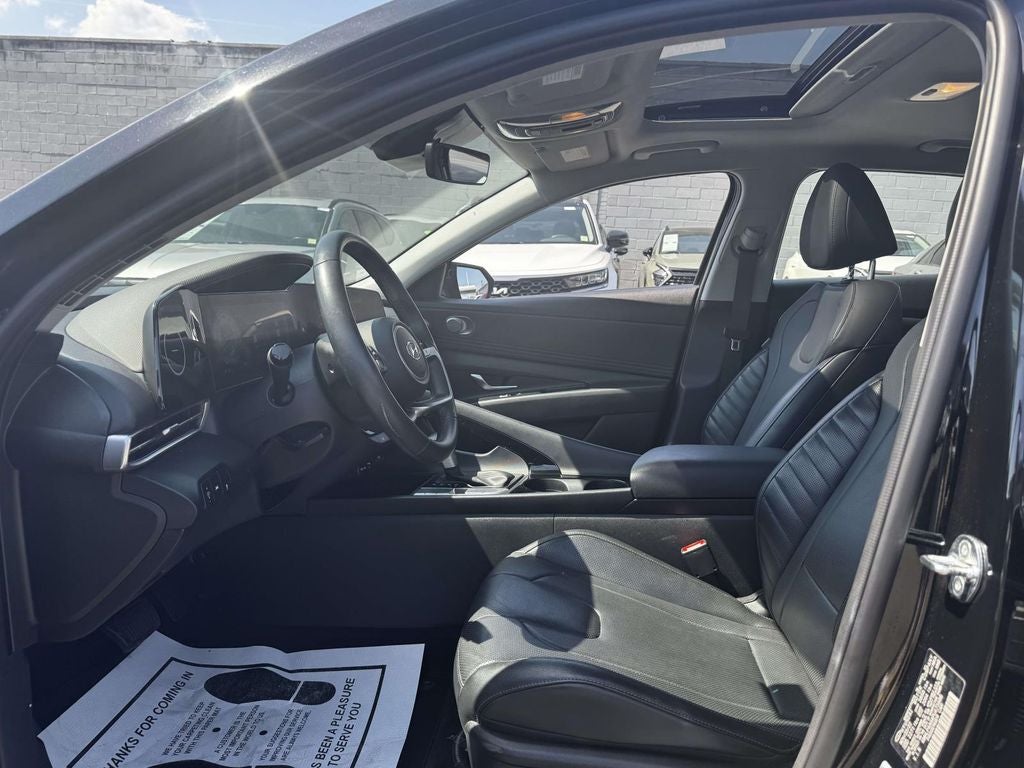 2023 Hyundai ELANTRA Limited