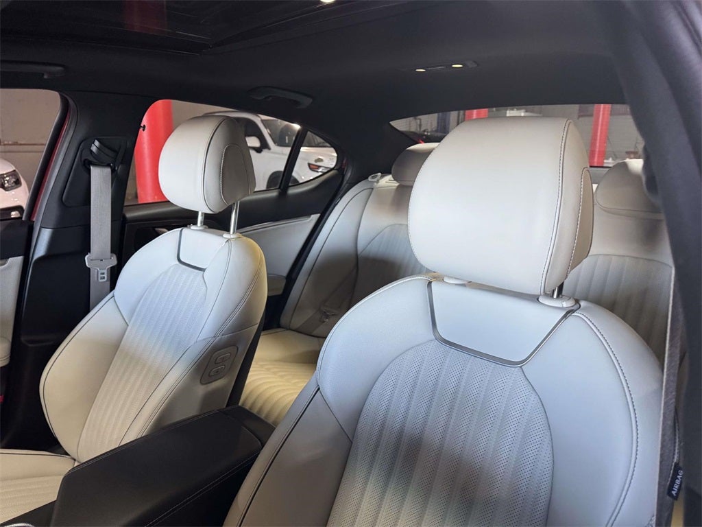 2025 Genesis G70 2.5T