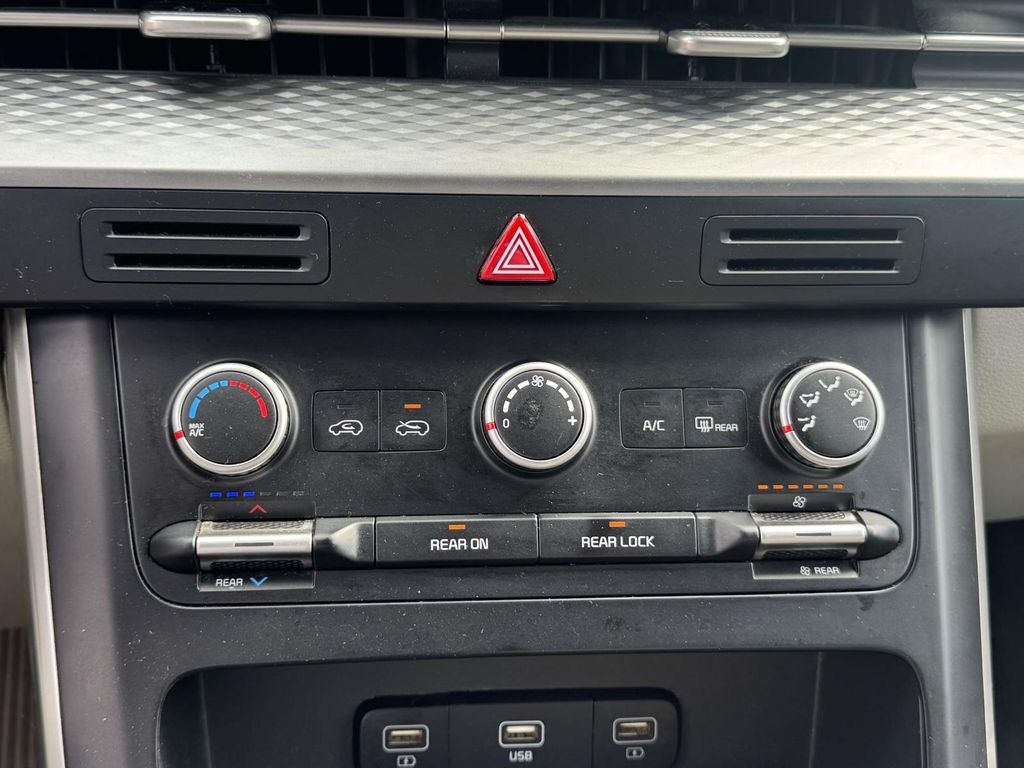 2022 Kia Carnival LX