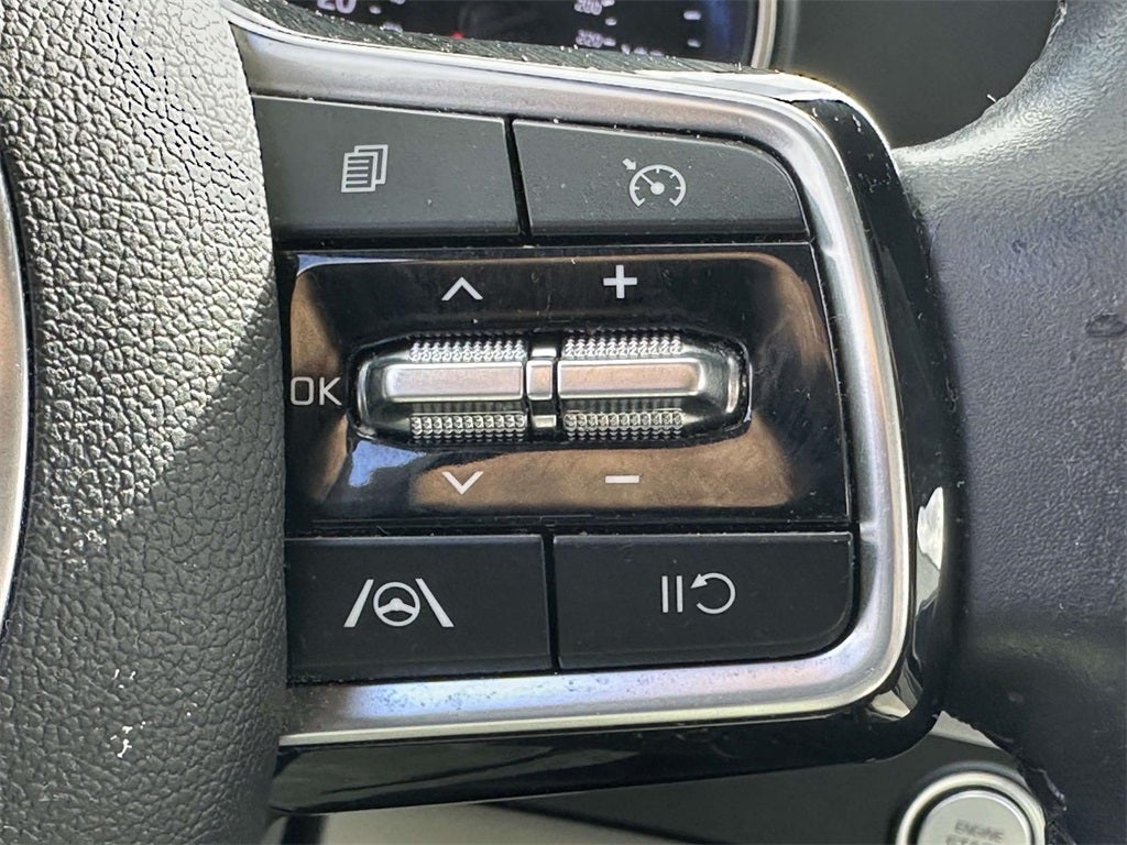 2023 Kia Carnival LX