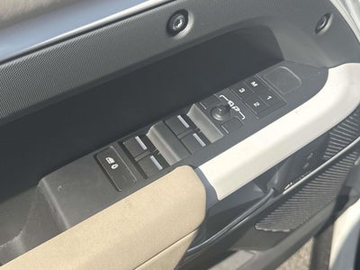 2023 Land Rover Defender 110 SE